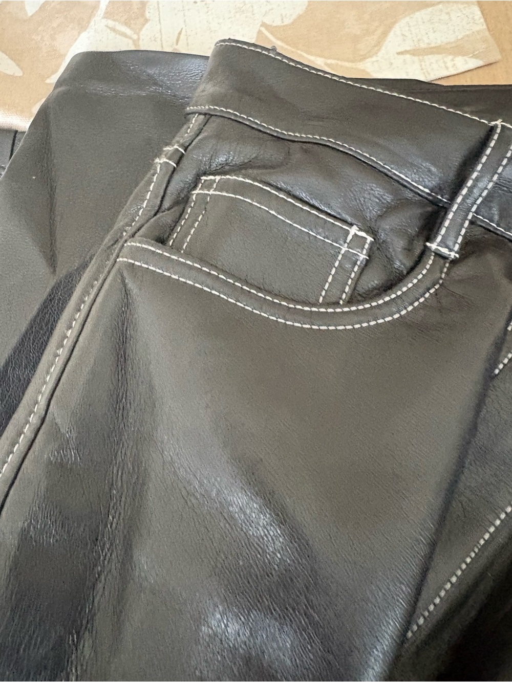 Aritzia Wilfred the Melina Vegan leather black pants white stitch - Picture 5 of 5